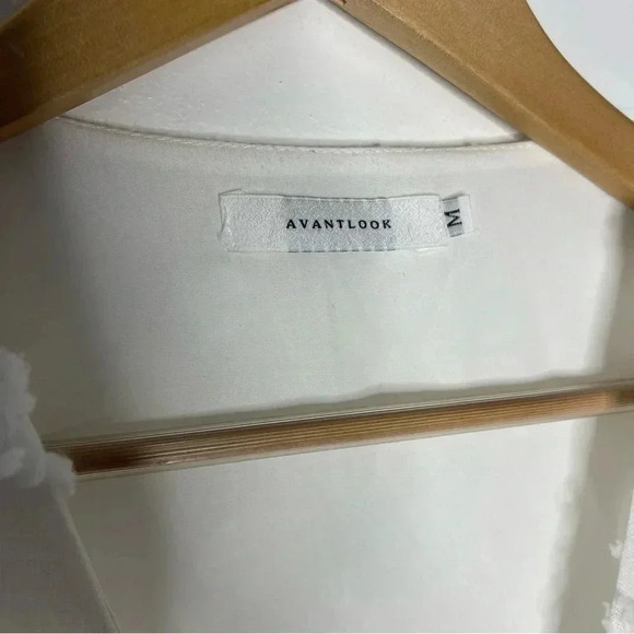 Avantlook White Wrap Dress Size Medium - Picture 6 of 7